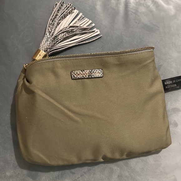 NWT G.I.L.I. Blue Cobra Leather Pouch with Tassel - Picture 4 of 4